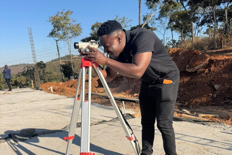 Setting out a building with a surveying level